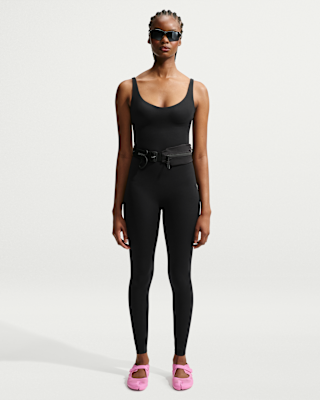 NIKE公式】NikeSKIMS Studio Stretch ウィメンズ 74cm ボディスーツ